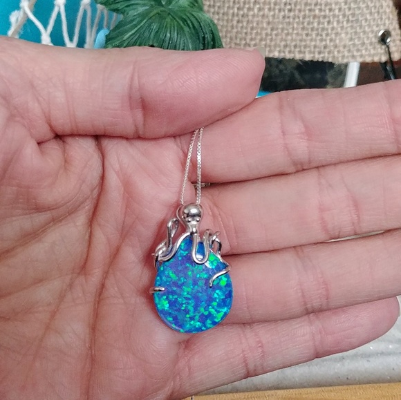 🆕🐙 Oval Octopus Blue Opal - Picture 5 of 5